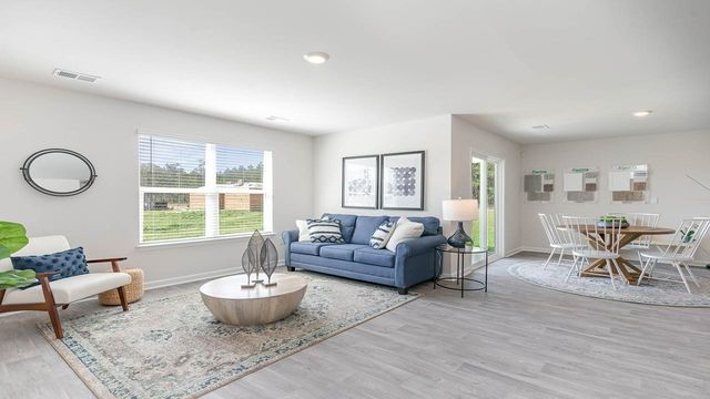 622 Strawberry Field Way, Galivants Ferry, SC 29544