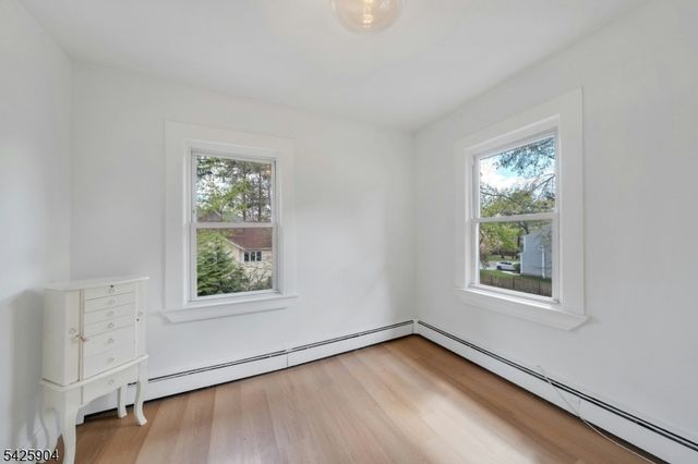 173 Myrtle Ave, Allendale Boro, NJ 07401