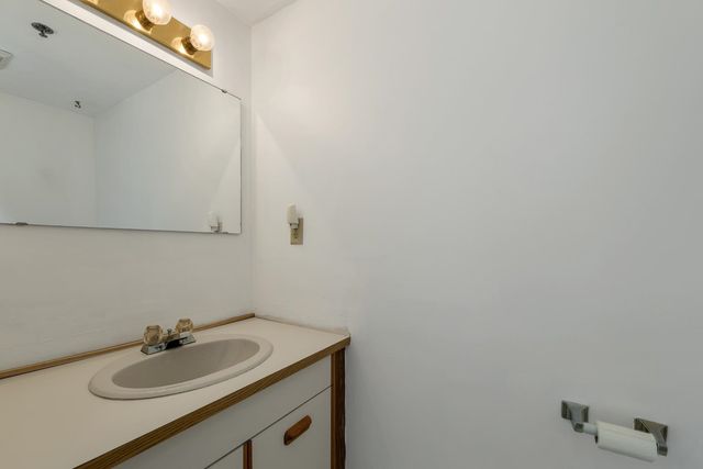 28 Tideview Drive, Dover, NH 03820