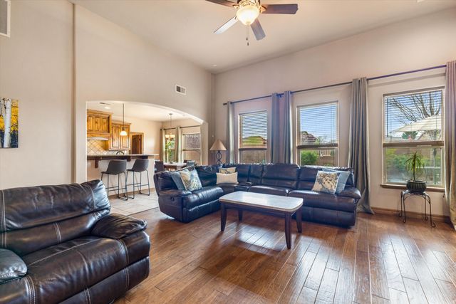 1801 Vista De Colinas Drive SE, Rio Rancho, NM 87124