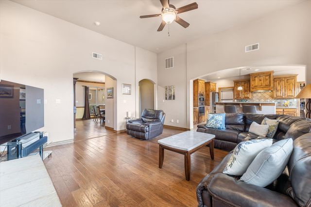 1801 Vista De Colinas Drive SE, Rio Rancho, NM 87124