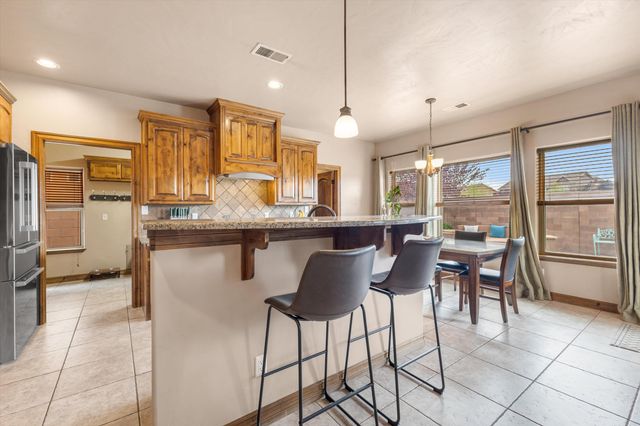 1801 Vista De Colinas Drive SE, Rio Rancho, NM 87124