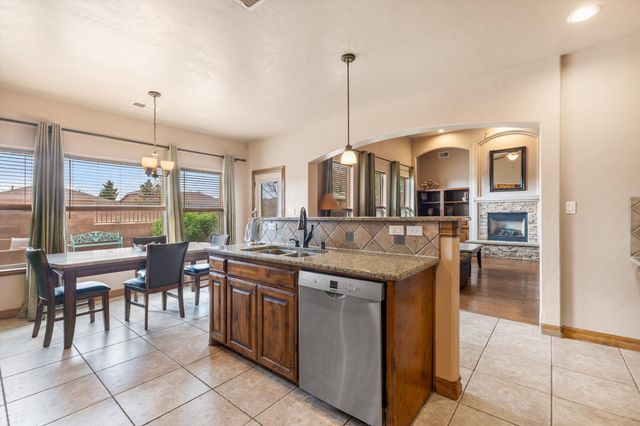 1801 Vista De Colinas Drive SE, Rio Rancho, NM 87124