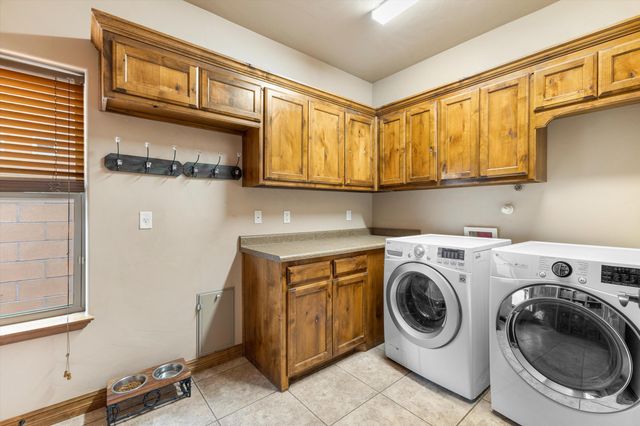 1801 Vista De Colinas Drive SE, Rio Rancho, NM 87124