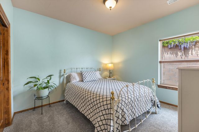 1801 Vista De Colinas Drive SE, Rio Rancho, NM 87124