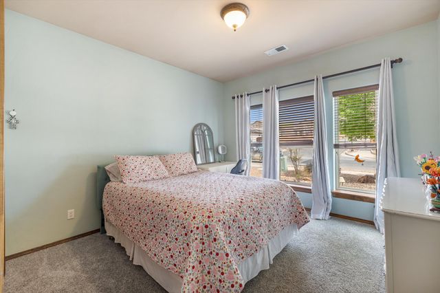 1801 Vista De Colinas Drive SE, Rio Rancho, NM 87124