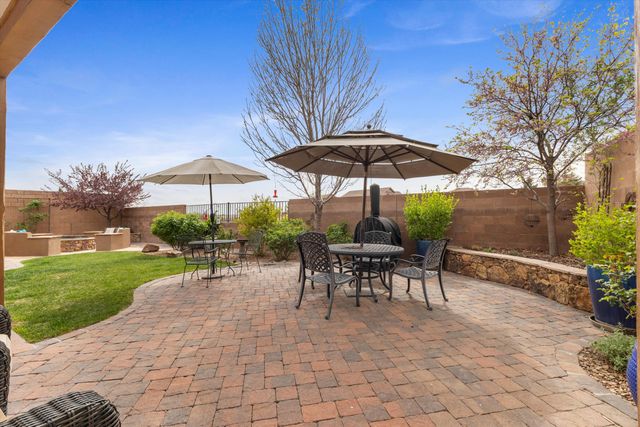 1801 Vista De Colinas Drive SE, Rio Rancho, NM 87124