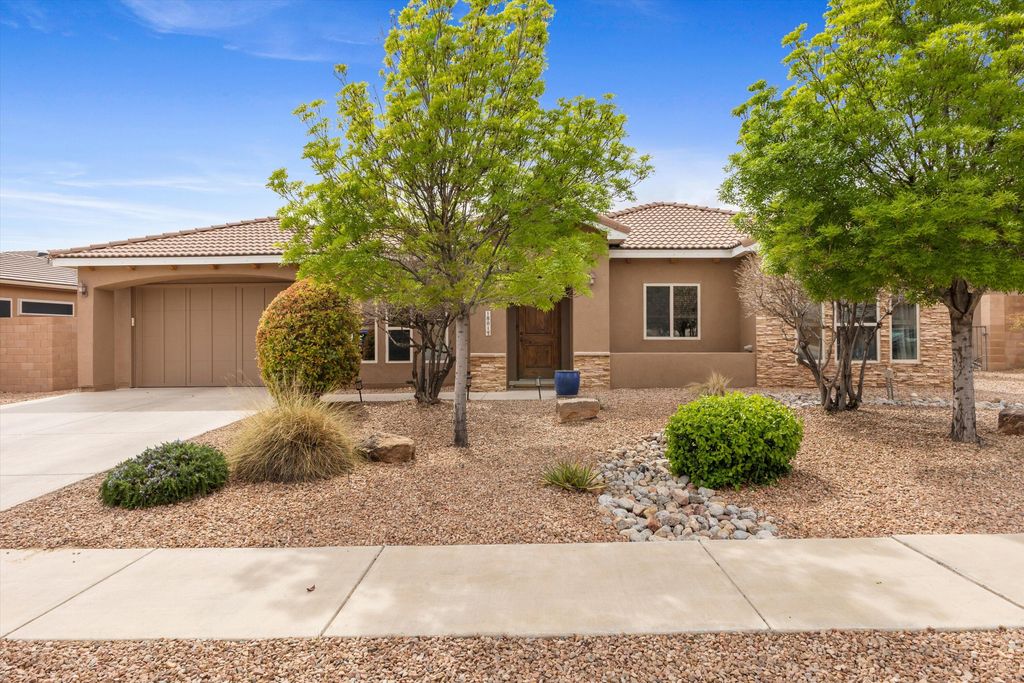 1801 Vista De Colinas Drive SE, Rio Rancho, NM 87124