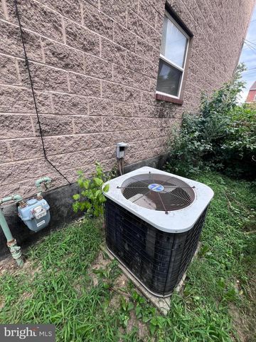 2841 ARTHUR AVE, Camden, NJ 08105