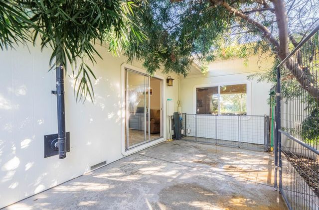 820 Comstock Road, Hollister, CA 95023