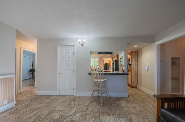 820 Comstock Road, Hollister, CA 95023