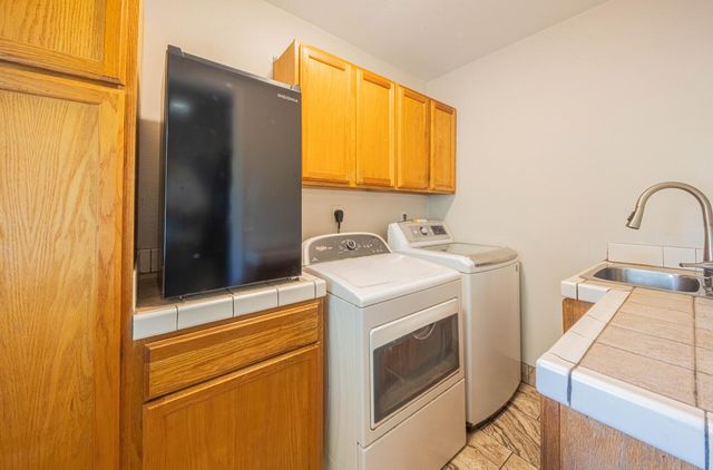 820 Comstock Road, Hollister, CA 95023