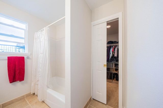 820 Comstock Road, Hollister, CA 95023