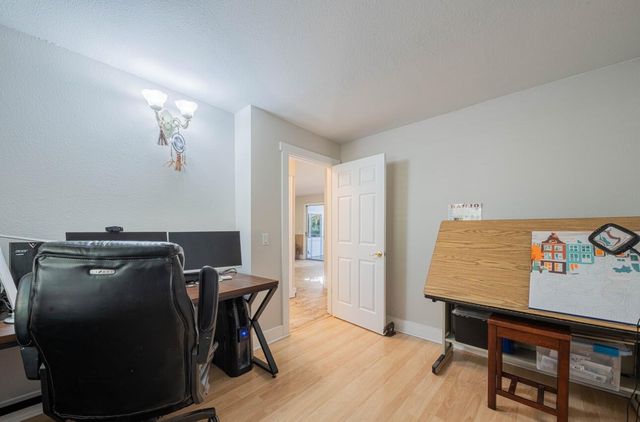 820 Comstock Road, Hollister, CA 95023