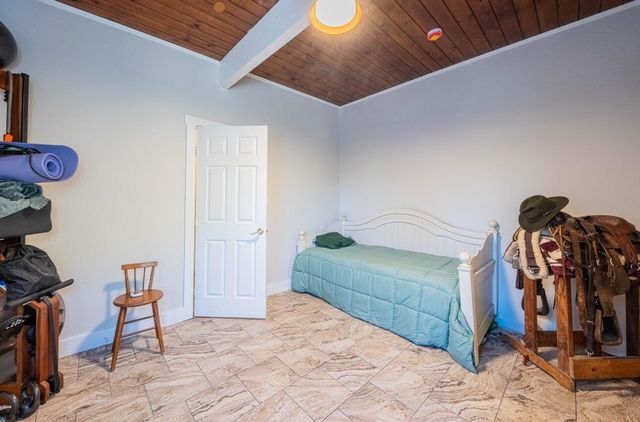 820 Comstock Road, Hollister, CA 95023