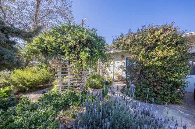 820 Comstock Road, Hollister, CA 95023