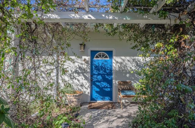 820 Comstock Road, Hollister, CA 95023