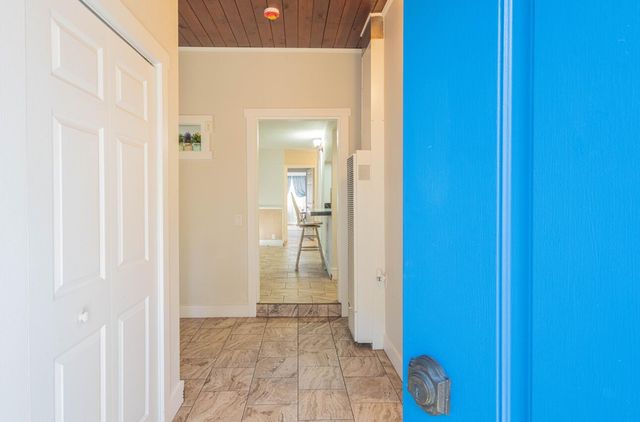 820 Comstock Road, Hollister, CA 95023