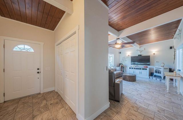 820 Comstock Road, Hollister, CA 95023