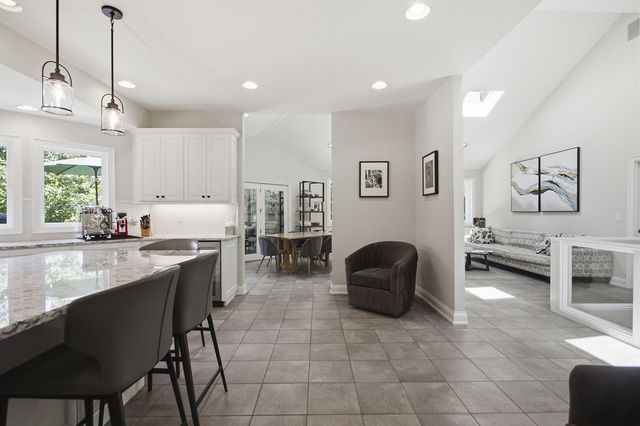 1709 GLENBROOK CT, Columbia, MO 65203