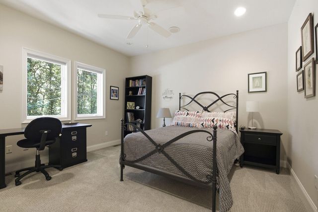 1709 GLENBROOK CT, Columbia, MO 65203