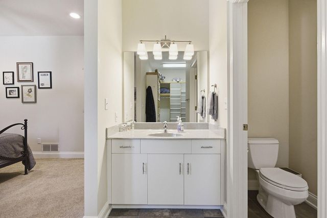 1709 GLENBROOK CT, Columbia, MO 65203