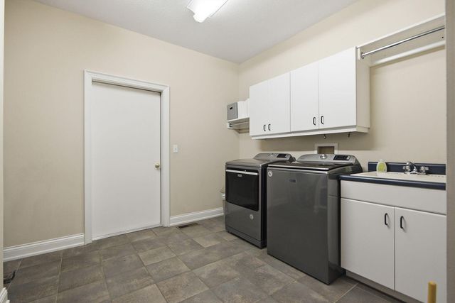 1709 GLENBROOK CT, Columbia, MO 65203