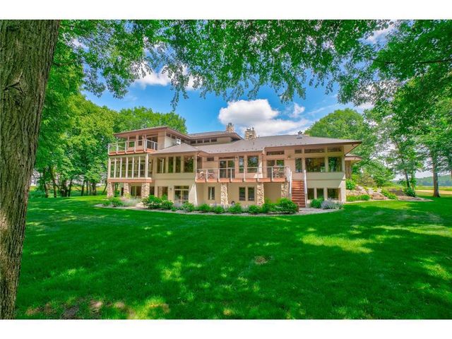 286 Salishan Drive, Hudson, WI 54016
