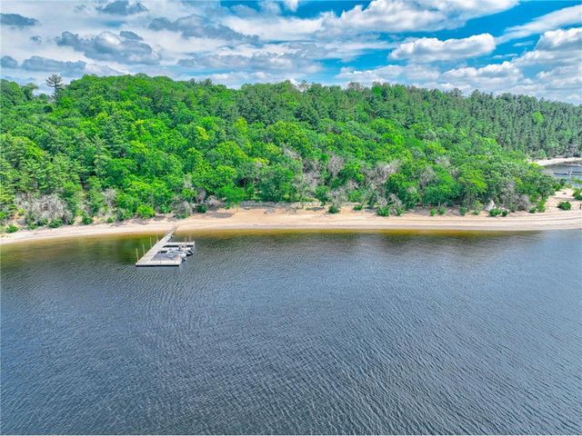 286 Salishan Drive, Hudson, WI 54016
