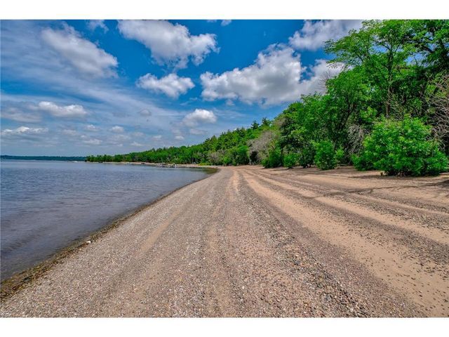 286 Salishan Drive, Hudson, WI 54016
