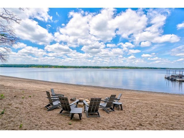 286 Salishan Drive, Hudson, WI 54016