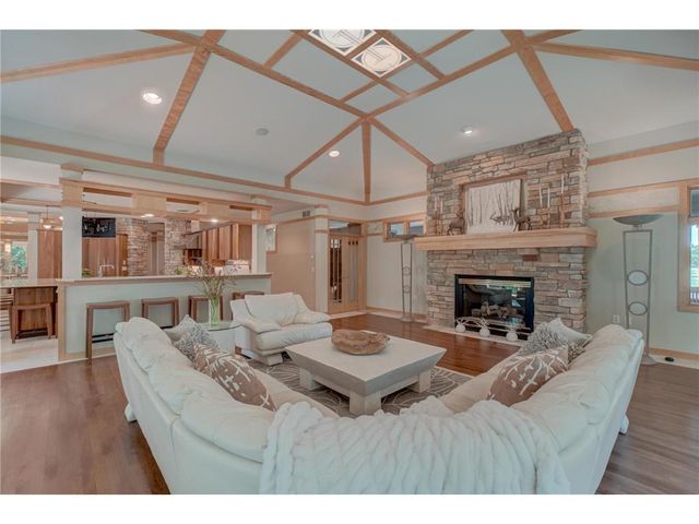 286 Salishan Drive, Hudson, WI 54016