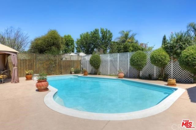 4721 Greenbush Avenue, Sherman Oaks, CA 91423