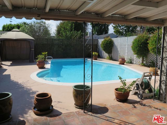 4721 Greenbush Avenue, Sherman Oaks, CA 91423
