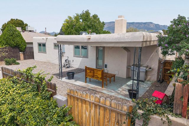 5341 Revi Don Drive NE, Albuquerque, NM 87111