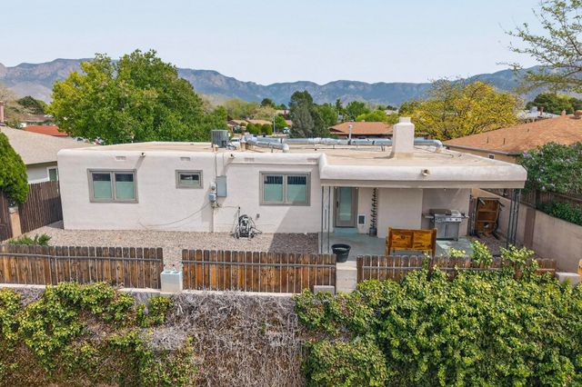 5341 Revi Don Drive NE, Albuquerque, NM 87111