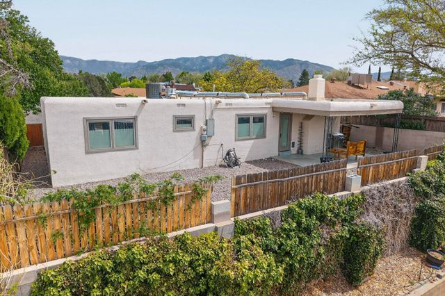 5341 Revi Don Drive NE, Albuquerque, NM 87111