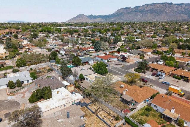 5341 Revi Don Drive NE, Albuquerque, NM 87111