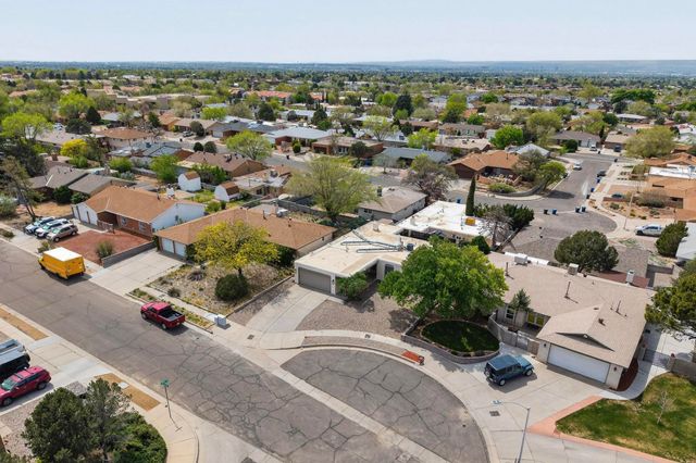 5341 Revi Don Drive NE, Albuquerque, NM 87111