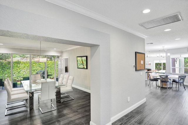 9921 NW 60th Pl, Parkland, FL 33076