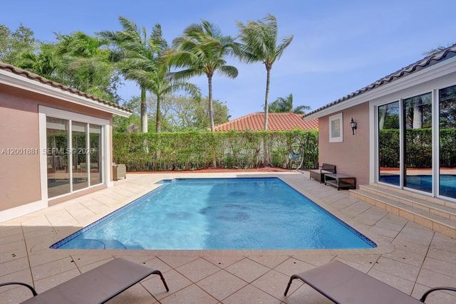 9921 NW 60th Pl, Parkland, FL 33076