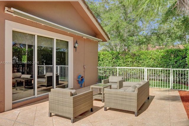 9921 NW 60th Pl, Parkland, FL 33076