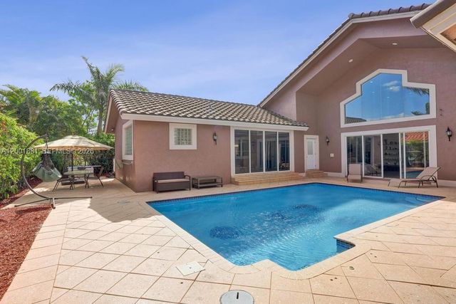9921 NW 60th Pl, Parkland, FL 33076