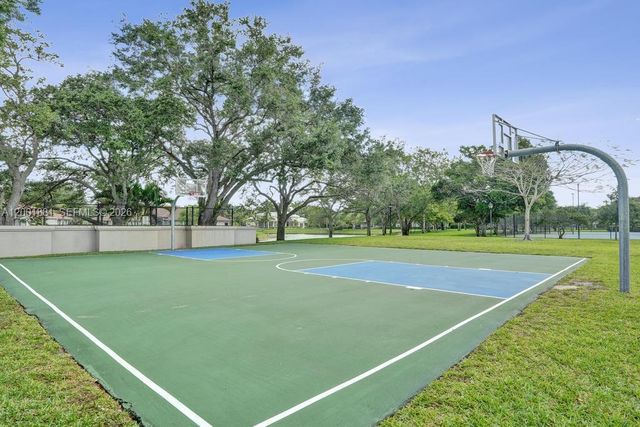 9921 NW 60th Pl, Parkland, FL 33076