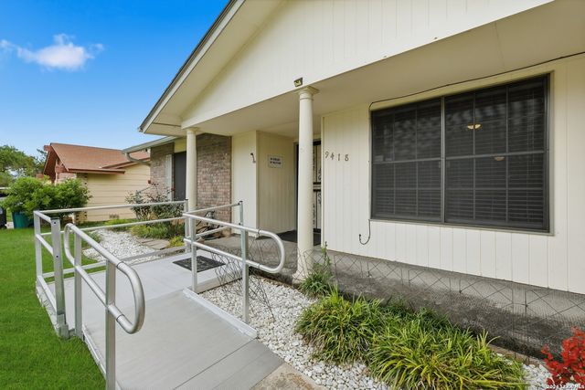 9418 GOLD DUST DR, San Antonio, TX 78245
