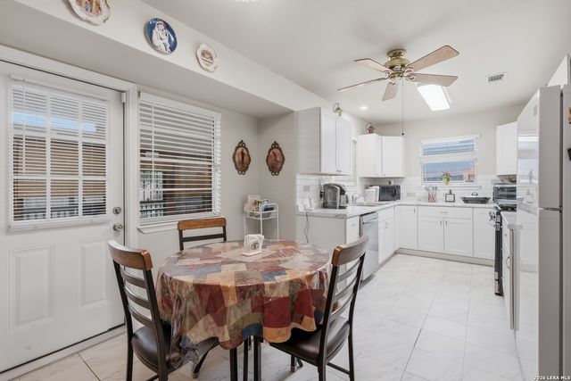 9418 GOLD DUST DR, San Antonio, TX 78245