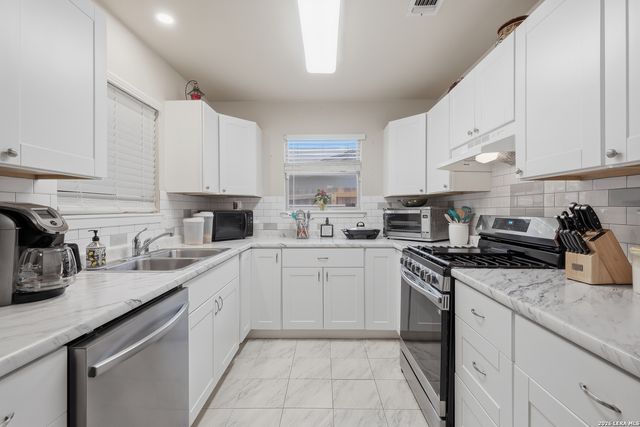 9418 GOLD DUST DR, San Antonio, TX 78245