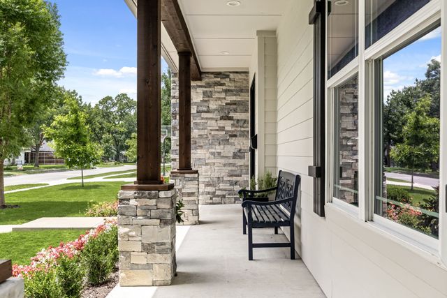 8815 Forest Hills Boulevard, Dallas, TX 75218