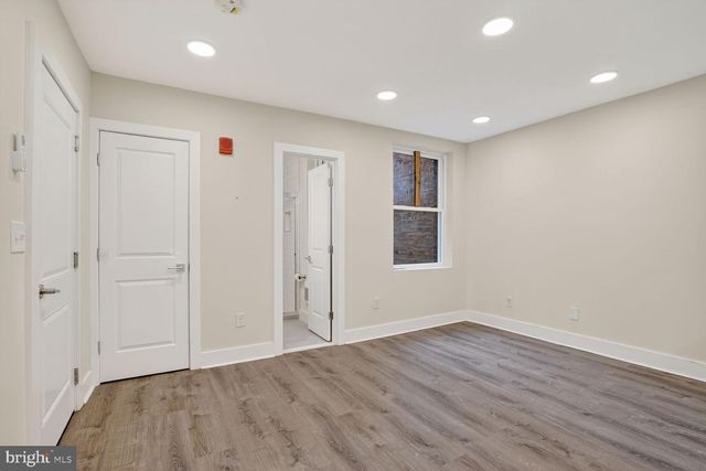 1821 T ST NW, Washington, DC 20009