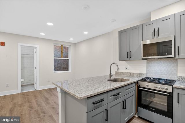 1821 T ST NW, Washington, DC 20009